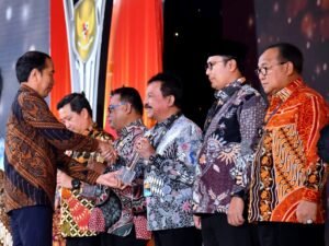 Pemkot Padang Panjang Jadi Satu-satunya Daerah di Provinsi Sumbar yang Terima PPKM Award
