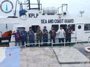 Kapal Patroli KPLP Angkut Pemudik di Tanjung Pinang