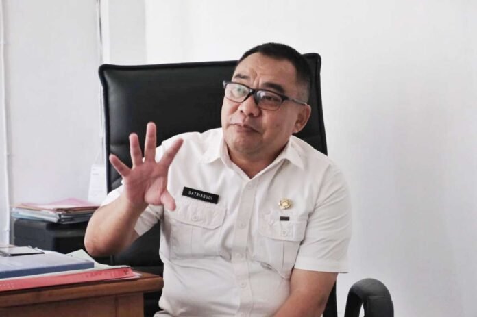FOTO 27 April_Kepala Pelaksana BPBD Kabupaten Garut Satria Budi
