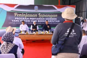 Gubernur Khofifah Tinjau Program Pertanian Modern Berkelanjutan di Ngawi