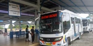 Layanan Transportasi Umum dan Jalan Rusak