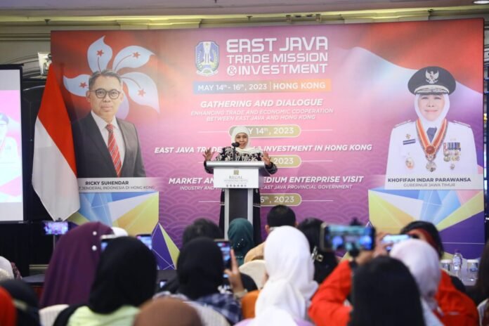 FOTO 23 Mei_Gubernur Khofifah saat bersilaturahmi