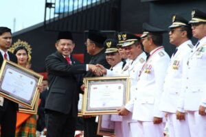 Kemendagri Beri Penghargaan Pemkot Serang dengan Status Kinerja Sedang Tahun 2023