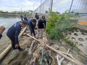 Kampanye Keselamatan Pelayaran dengan Aksi Bersih Pantai Serentak di Seluruh Indonesia
