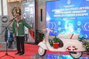 Apresiasi Menhub untuk Skuter Listrik Hasil Konversi Karya Anak Bangsa