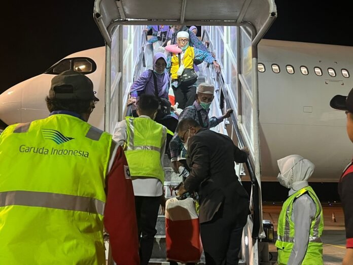 FOTO 18 Juli_Bandara Sepinggan penerbangan haji 4
