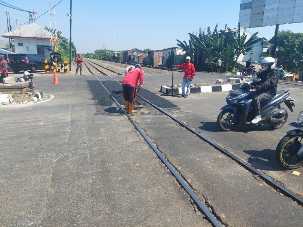 Kecelakaan di Perlintasan Sebidang Saat Mobilitas Akhir Tahun Harus Diwaspadai