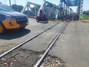 Perlintasan Sebidang Diintai Maut