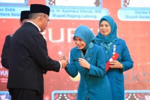 Ketua TP PKK Provinsi Jateng Raih Penghargaan Manggala Karya Kencana