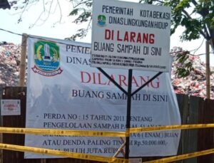 Upaya Pemkot Bekasi Angkut Sampah di TPS Liar Bintara