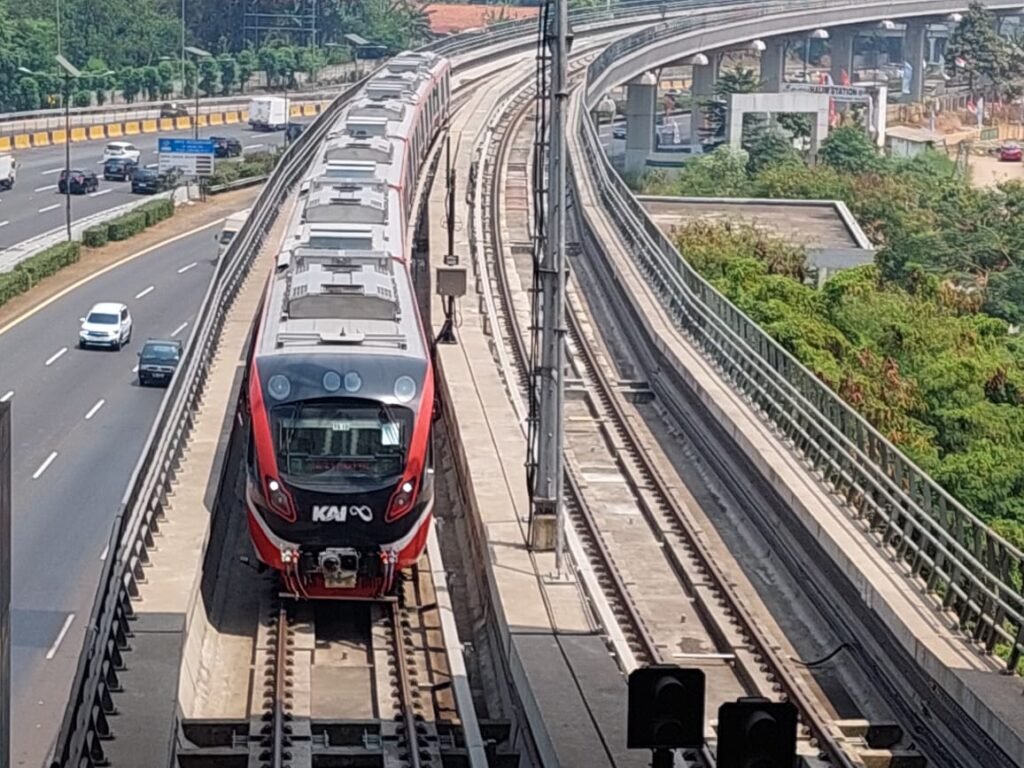 Kemenhub Terapkan Tarif Normal LRT Jabodebek Mulai 1 Juni 2024