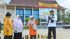 Pemko Padang Latih Petani Beralih Gunakan Pupuk Organik Biosaka