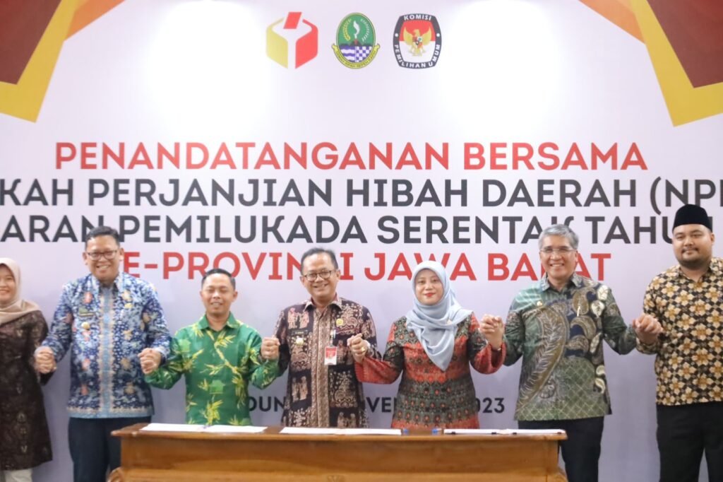 Penandatanganan NPHD Pendanaan Pemilukada 2024 di Gedung Sate Bandung
