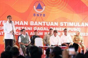Pemerintah Serahkan Bantuan Dana Stimulan Gagal Panen Akibat Banjir