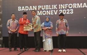 Penghargaan Predikat Informatif dari KI Sumbar untuk Pemkab Padang Pariaman