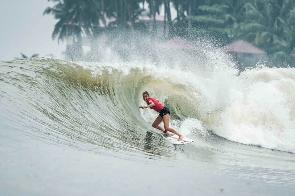 Spot Surfing Terbaik Kelas Dunia Ada di Indonesia