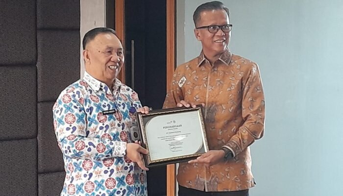 PT Semen Padang Raih Penghargaan dari BKKBN Dukung Program Stunting
