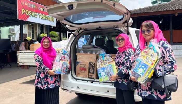 Bantuan Kemanusiaan Peduli Korban Banjir di Kabupaten Demak dari Kemenhub