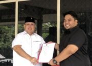 Mochtar Mohamad Resmi Daftar Pencalonan Wali Kota Bekasi pada Pilkada 2024