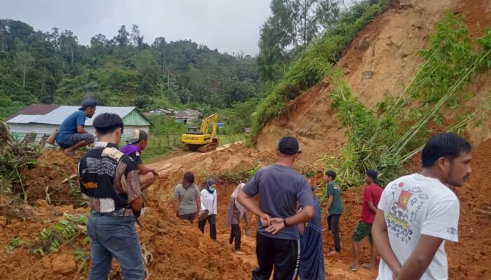 Longsor di Kabupaten Mamasa 1.270 Jiwa Masih Mengungsi