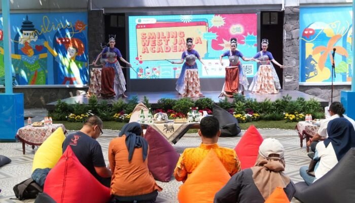 Pemprov Jabar Dorong Ekonomi Kreatif Melalui Smiling West Java Academy