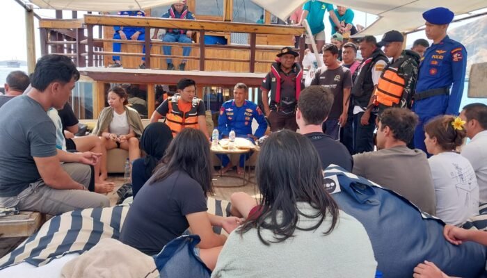 Seluruh Penumpang KM Budi Utama yang Tenggelam di Perairan Pulau Padar Berhasil di Evakuasi Kemenhub