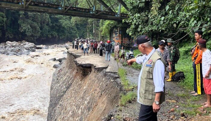 Penutupan Jalan Lembah Anai oleh Pemprov Sumbar