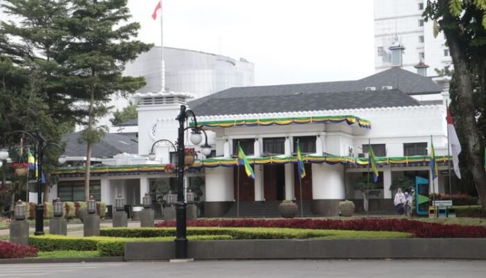 Penjabat Wali Kota Bandung Minta BUMD Tingkatkan Pendapatan dan Pelayanan