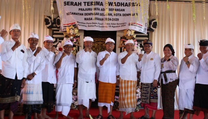 Bendesa Adat dan Prajuru Adat Desa Serangan Denpasar Dikukuhkan
