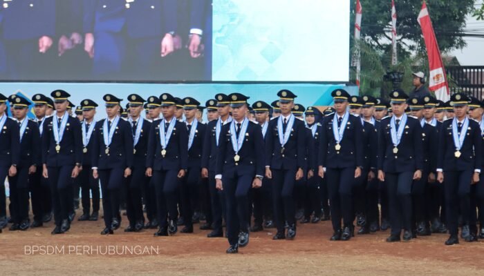 Pentingnya Sinergi Pentahelix Ditekankan Kepala BPSDMP saat Wisuda PTDI – STTD