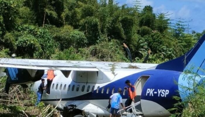 Maskapai Trigana Air PK-YSP Alami Gagal Lepas Landas di Bandara Serui Papua