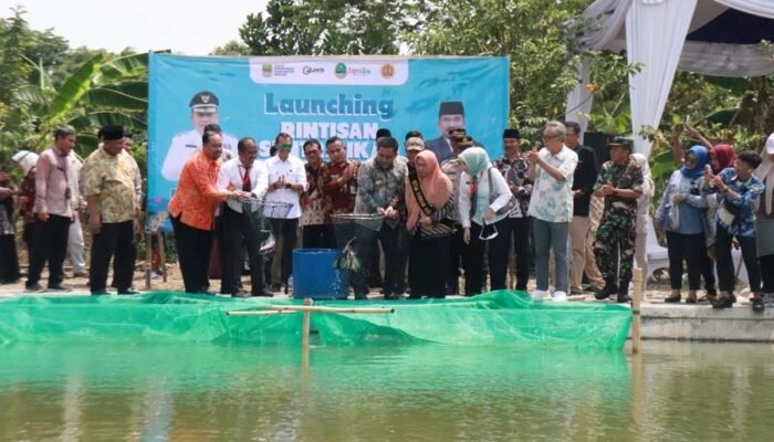 Pemkab Luncurkan Rintisan Sentra Ikan Patin Bekasi