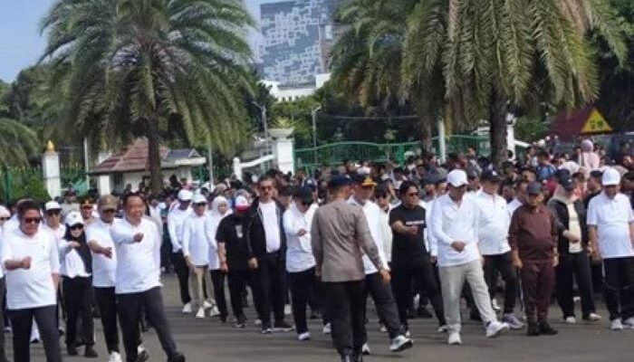 Kepala Daerah Terpilih dan Kerabat Mulai Penuhi Monas