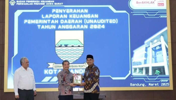 Wali Kota Bandung Serahkan LKPD Unaudited Tahun Anggaran 2024 ke BPK