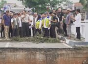 Kepala BNPB Dampingi Dua Menko Tinjau Penanganan Banjir Bekasi