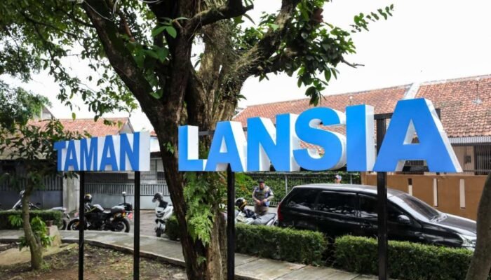 Pemkot Bandung Dorong Perbaikan Infrastruktur Ramah Lansia