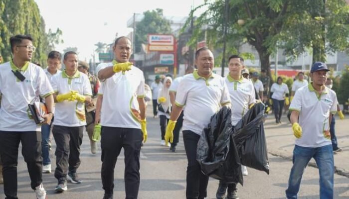 Pemkab Karawang Gelar Aksi Bersih Sampah Plastik