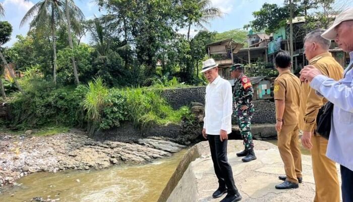 Wakil Bupati Bogor Sidak Irigasi Rusak di Desa Kalong Liud
