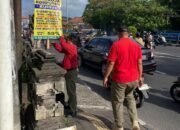 Satpol PP Denpasar Tertibkan Alat Peraga Promosi pada Fasum