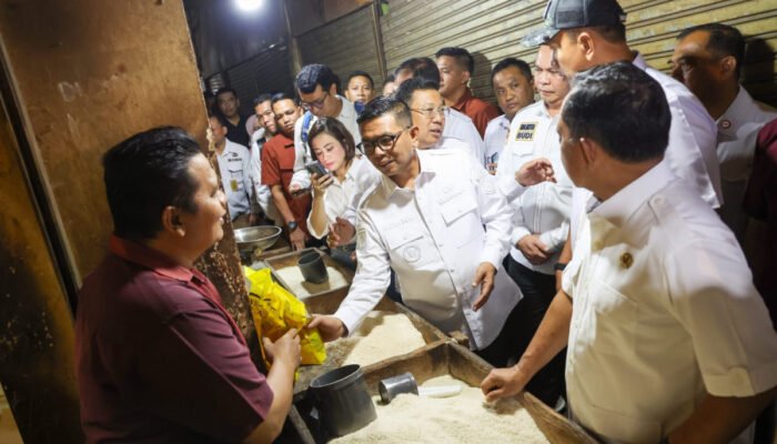 Gubernur Banten Tinjau Harga Pangan di Pasar Induk Rau Kota Serang