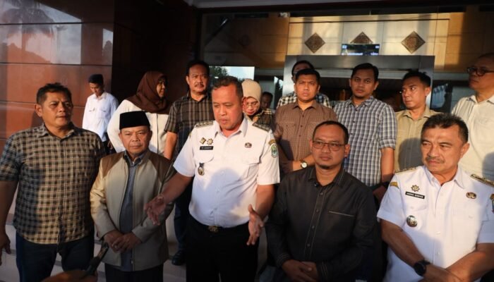 Wali Kota dan Ketua DPRD Kota Bekasi Sepakat Evaluasi Tunjangan DPRD Sesuai Aturan