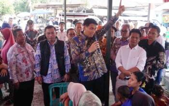 Bupati Indaramayu Bawa Layanan Adminduk dan NIB ke Desa