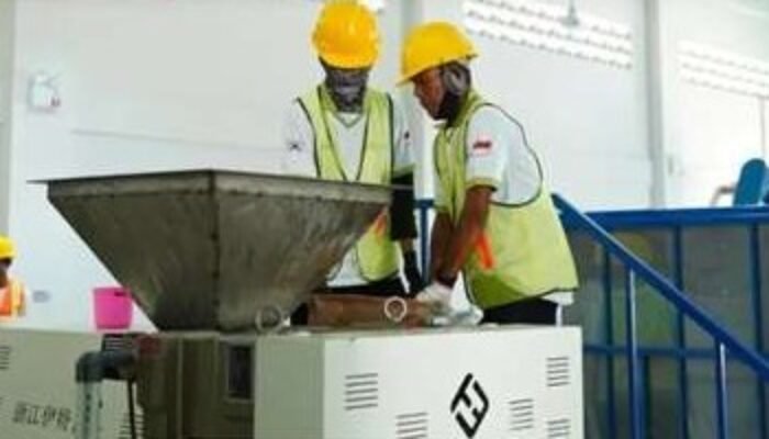 Gubernur Jabar Resmikan Fasilitas Pengolahan Limbah Plastik