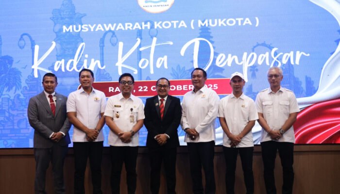 Wawali Arya Wibawa Buka Musyawarah Kadin Kota Denpasar