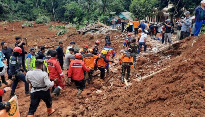 BNPB Langsung Bawa Dukungan Darurat ke Lokasi Tanah Longsor Cilacap