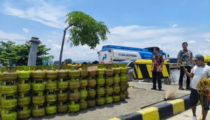 Pertamina dan Pemprov Jateng Pasok 4.500 Tabung LPG 3 Kg di Wilayah Banjir