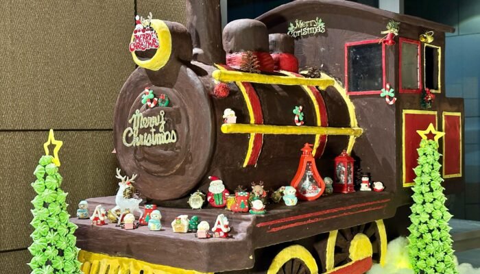 Sebanyak 60 Kg Cokelat Disulap Jadi Kereta di Grand Mercure Malang Mirama