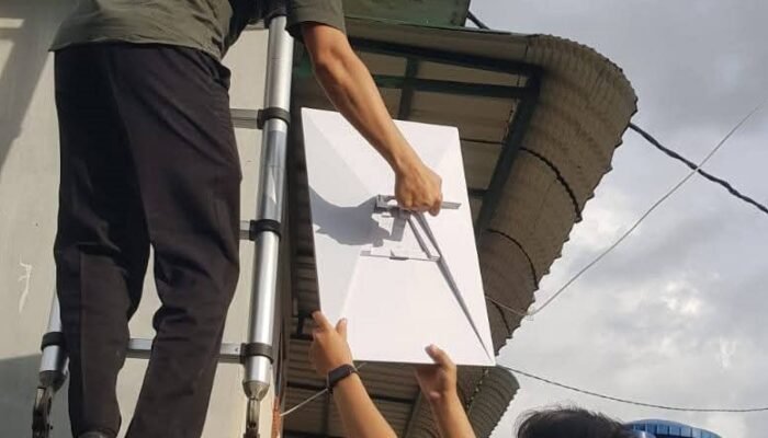 Diskominfo Kota Padang Pasang Startlink dari Komdigi di Empat Posko Bencana